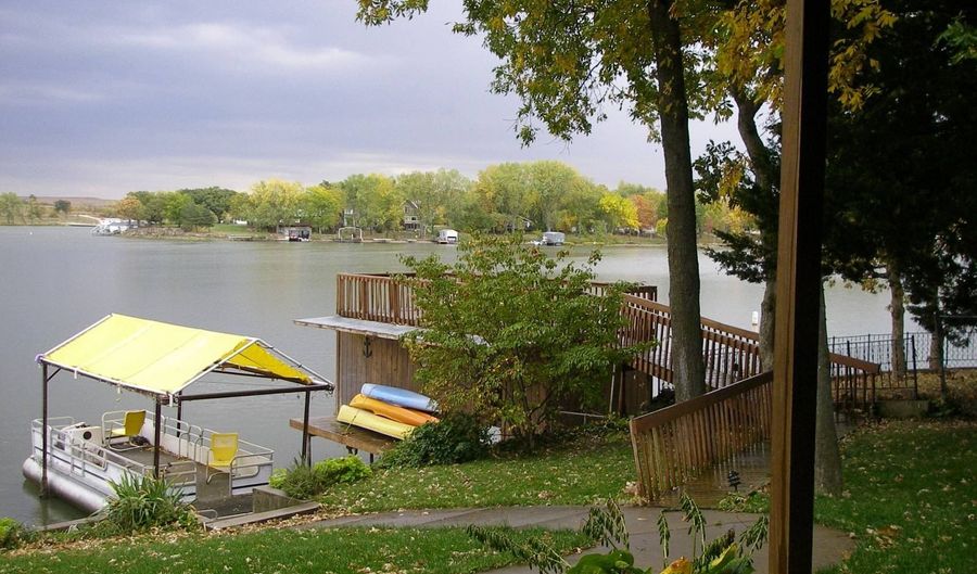 76 Lakeview Cir, Alma, KS 66401 - 3 Beds, 2 Bath