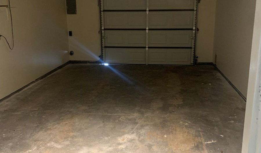 713-715 Cincinnati St, Angleton, TX 77515 - 2 Beds, 1 Bath