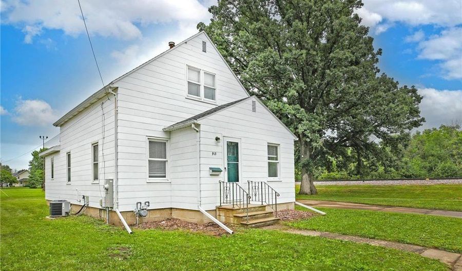 913 12th Ave SE, Austin, MN 55912 - 3 Beds, 1 Bath