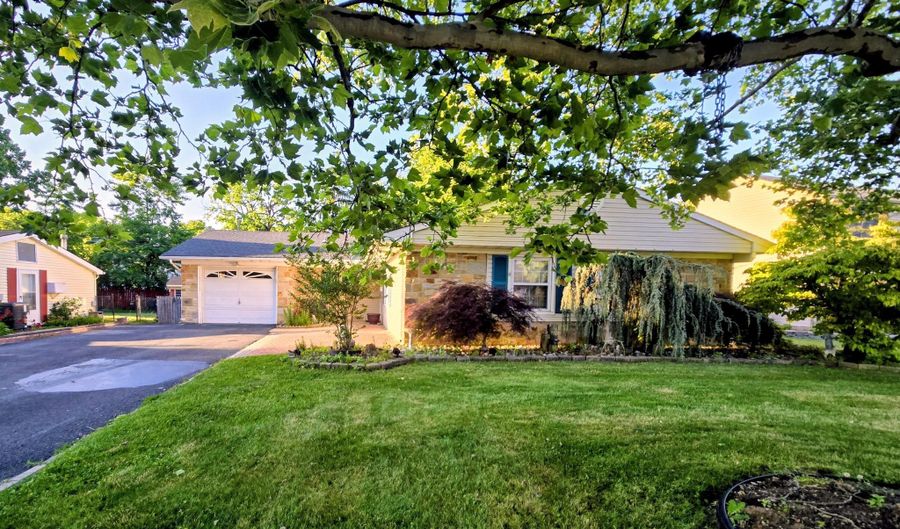 287 Church St, Aberdeen, NJ 07747 - 3 Beds, 2 Bath