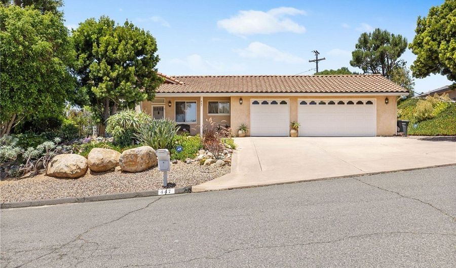 447 Ali Way, Fallbrook, CA 92028 - 3 Beds, 3 Bath