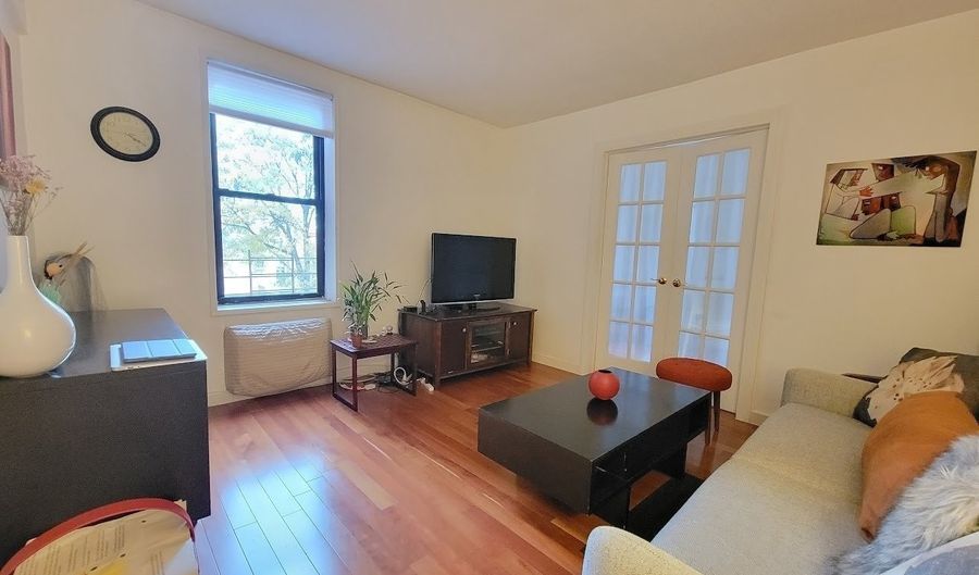 65-15 38th Ave 2H, Woodside, NY 11377 - 1 Beds, 1 Bath