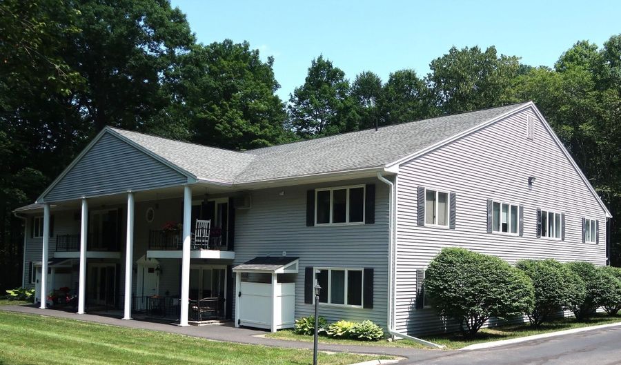 65 Smith St, Augusta, ME 04330 - 2 Beds, 2 Bath