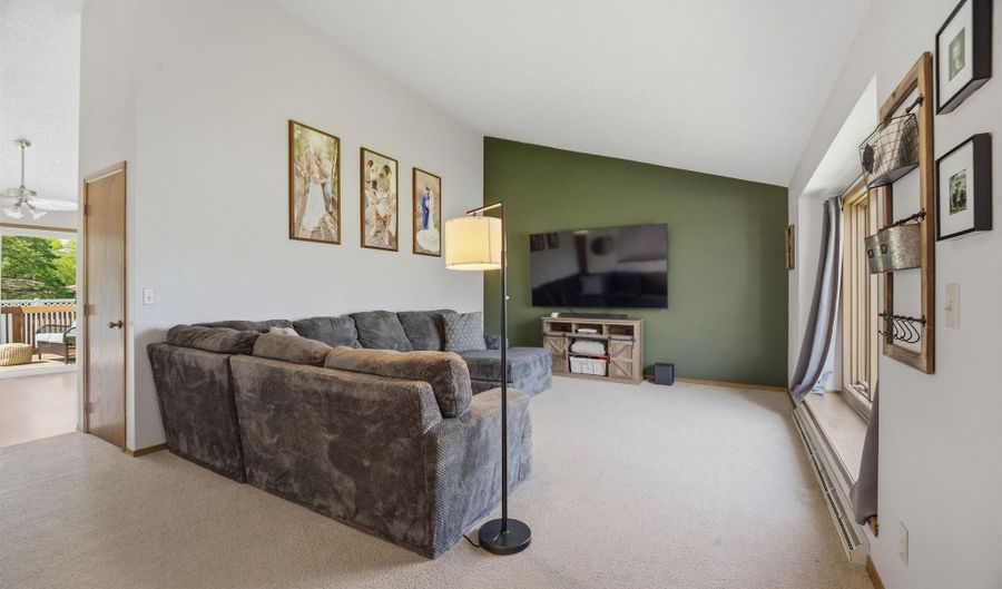 1917 E GLENDALE Ave, Appleton, WI 54911 - 3 Beds, 2 Bath