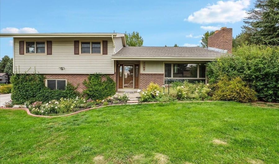 5502 CANYON Rd, Cheyenne, WY 82009 - 4 Beds, 3 Bath