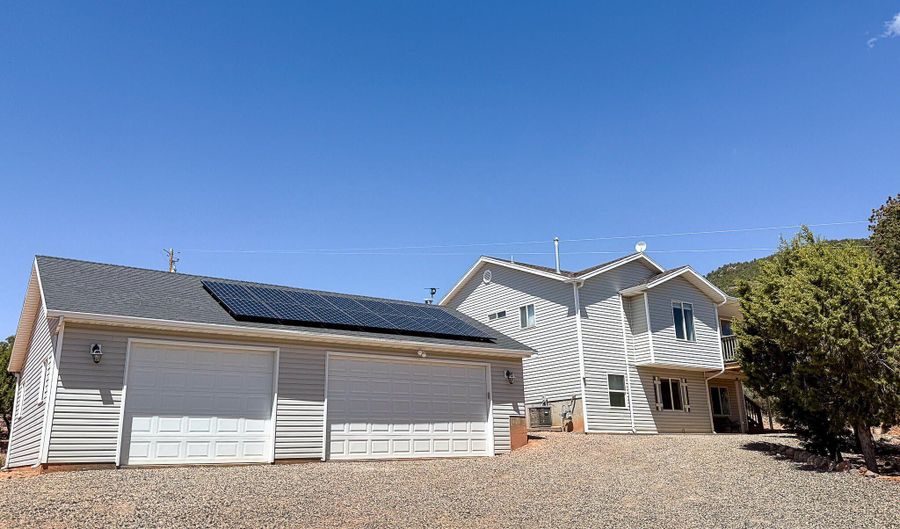 425 E Mule Deer Rd, Central, UT 84722 - 3 Beds, 3 Bath