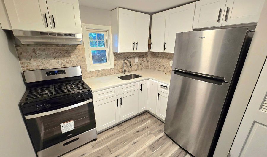 912 Sunset Ave Rear, Asbury Park, NJ 07712 - 2 Beds, 1 Bath