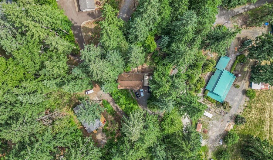 20151 S HENRICI Rd, Oregon City, OR 97045 - 3 Beds, 2 Bath
