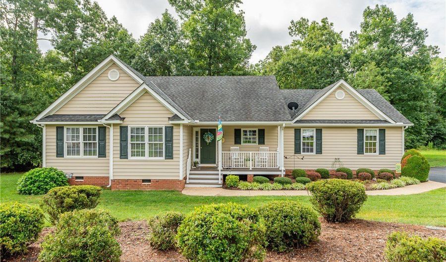 2222 Silver St, Aylett, VA 23009 - 3 Beds, 2 Bath