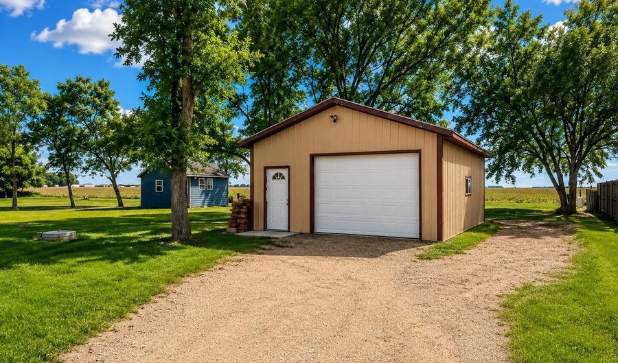 1619 Melgaard Rd, Aberdeen, SD 57401 - 4 Beds, 2 Bath