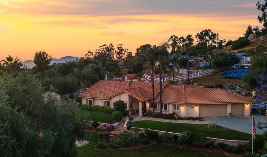 1896 VIA DEL TORRIE, Alpine, CA 91901 - 4 Beds, 3 Bath