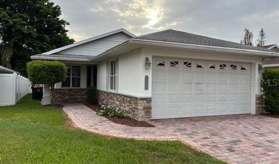 153 NEWBERN Cir, Auburndale, FL 33823 - 3 Beds, 2 Bath