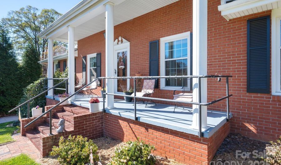 500 Old Haw Creek Rd, Asheville, NC 28805 - 4 Beds, 2 Bath