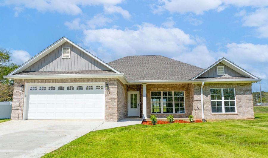 741 8th St NE, Arab, AL 35016 - 3 Beds, 2 Bath