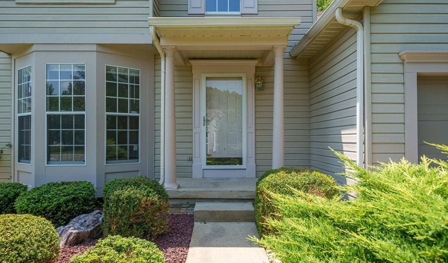 235 W HOPE Ct, Bear, DE 19701 - 5 Beds, 3 Bath