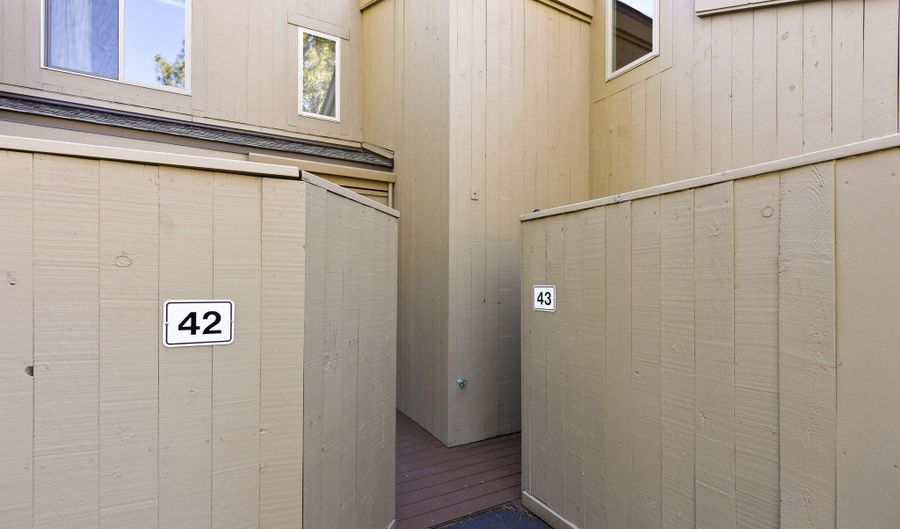 12900 Hawks Beard 42-43, Black Butte Ranch, OR 97759 - 4 Beds, 2 Bath