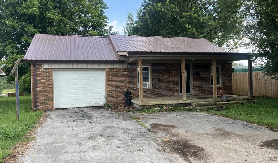 105 Brown St, Albany, KY 42602 - 3 Beds, 2 Bath