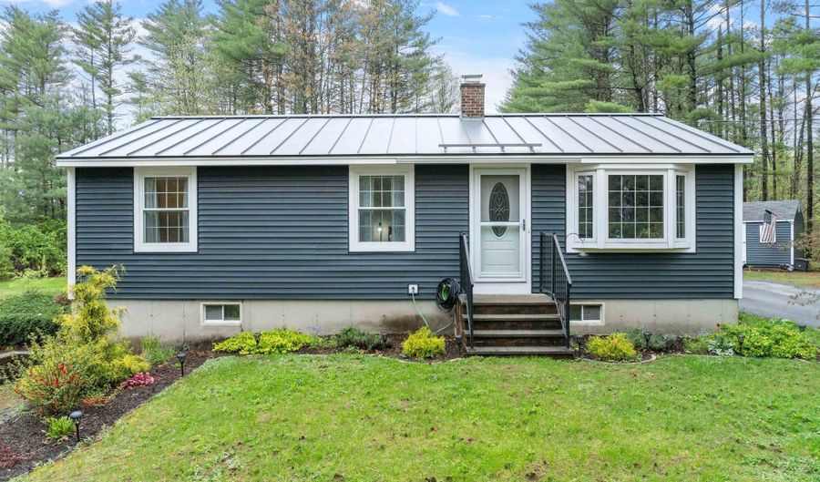 7 Clark St, Belmont, NH 03220 - 3 Beds, 2 Bath