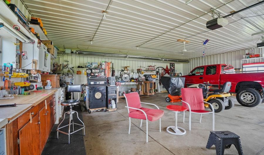16707 Hwy 57, Aplington, IA 50604 - 3 Beds, 2 Bath