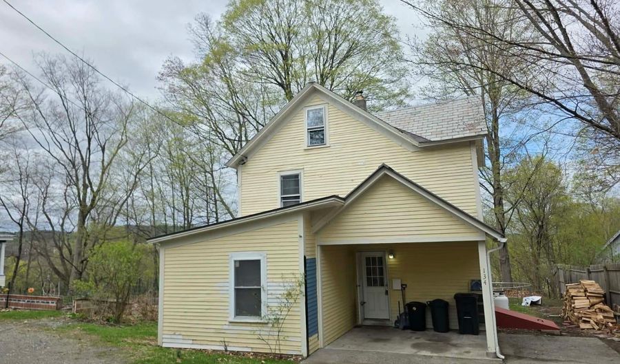 134 Washington St, Brattleboro, VT 05301 - 4 Beds, 1 Bath