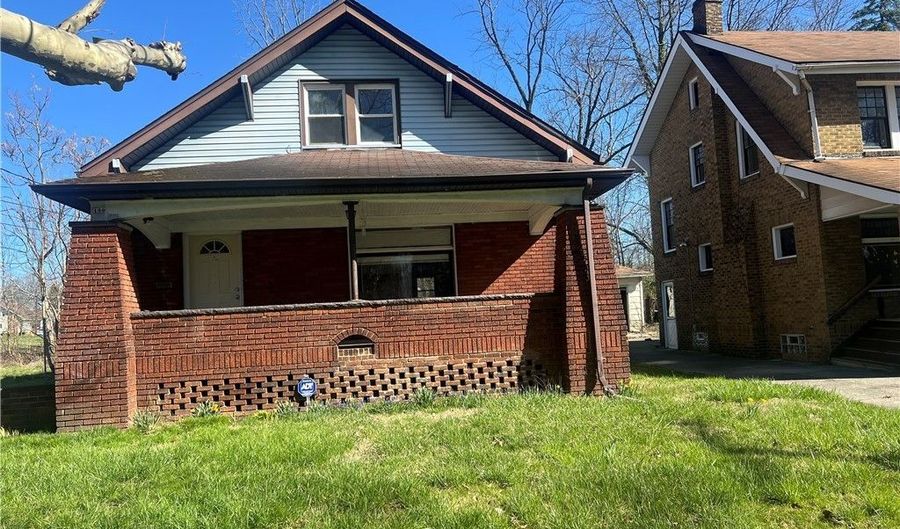150 W Boston Ave, Youngstown, OH 44507 - 3 Beds, 2 Bath
