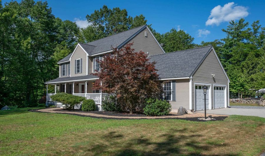 26 Ben Farnsworth Rd, Brookline, NH 03033 - 4 Beds, 3 Bath