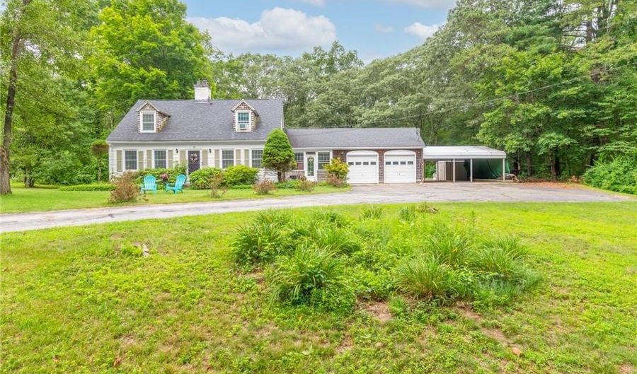 110 Hopkins Ave, Johnston, RI 02919 - 3 Beds, 2 Bath