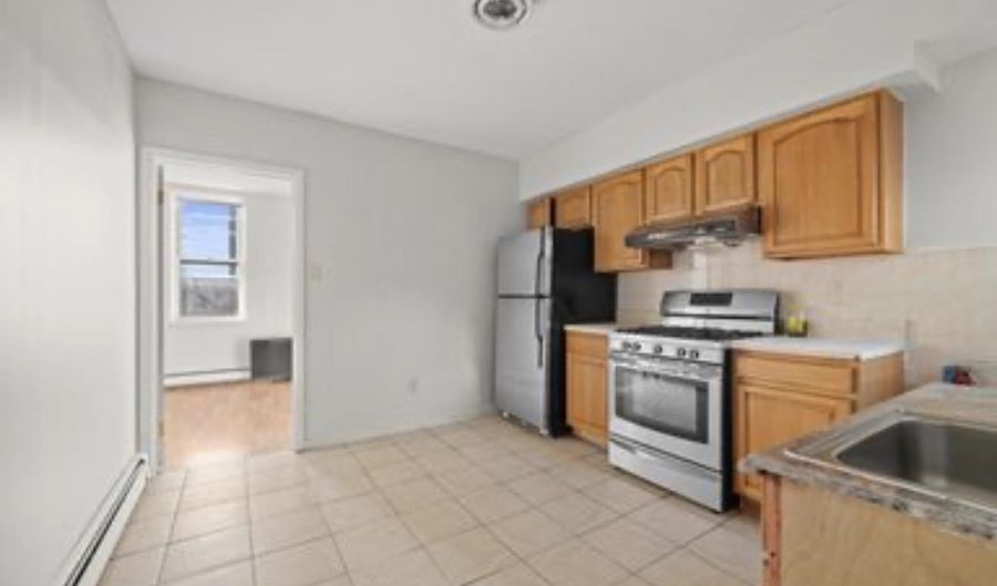 365 BROADWAY 4, Bayonne, NJ 07002 - 3 Beds, 1 Bath