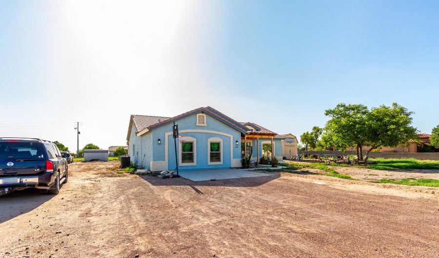 10616 S 272ND Ave, Buckeye, AZ 85326 - 4 Beds, 2 Bath