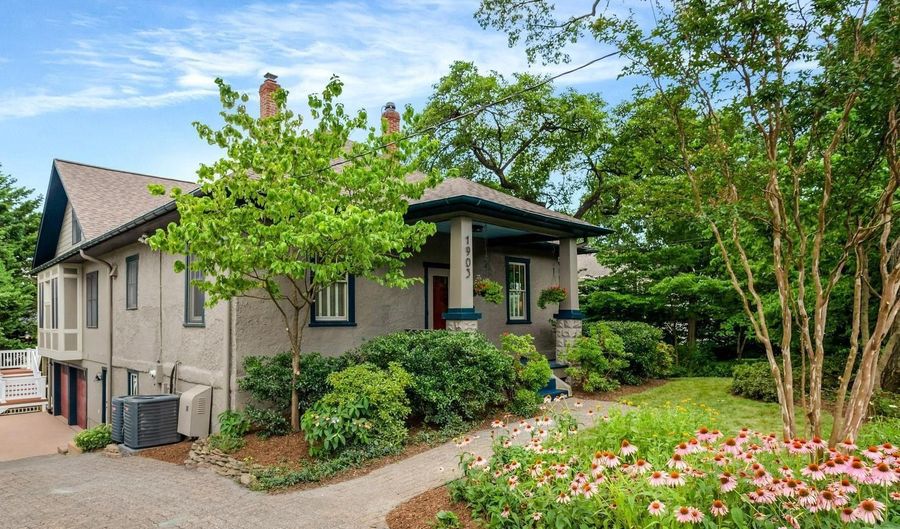 1903 N RANDOLPH St, Arlington, VA 22207 - 5 Beds, 4 Bath