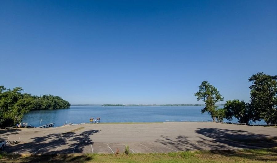 105 Oak 2 St, Bainbridge, GA 39819 - 3 Beds, 2 Bath
