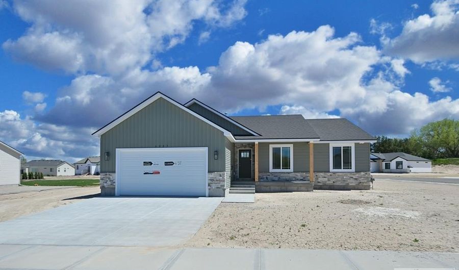 6283 Fenwood Ln, Ammon, ID 83406 - 3 Beds, 2 Bath
