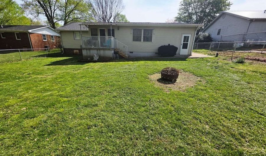 174 Circle Dr, Auburn, KY 42206 - 3 Beds, 2 Bath