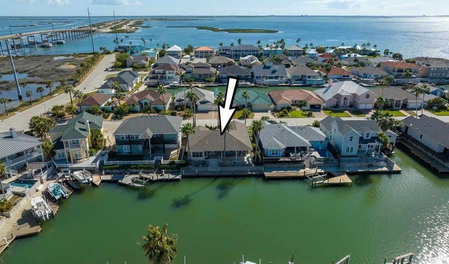 124 Sea Vw, Aransas Pass, TX 78336 - 3 Beds, 2 Bath