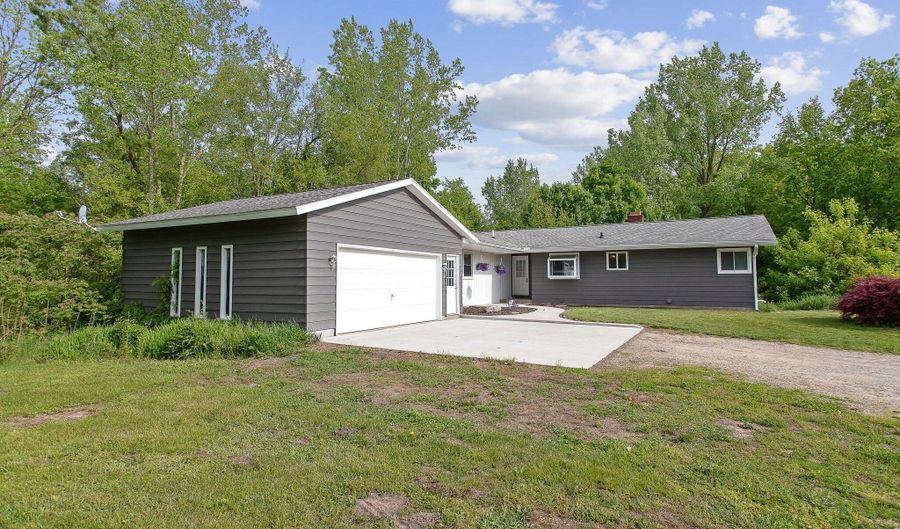 8091 Warner St, Allendale, MI 49401 - 4 Beds, 2 Bath