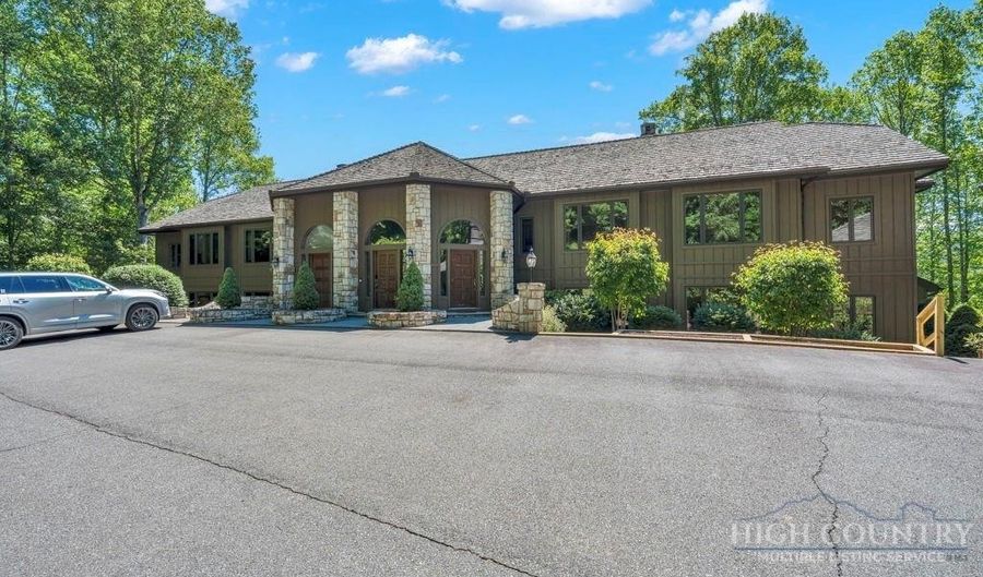 96 Elk Knob Ct A1, Banner Elk, NC 28604 - 3 Beds, 4 Bath