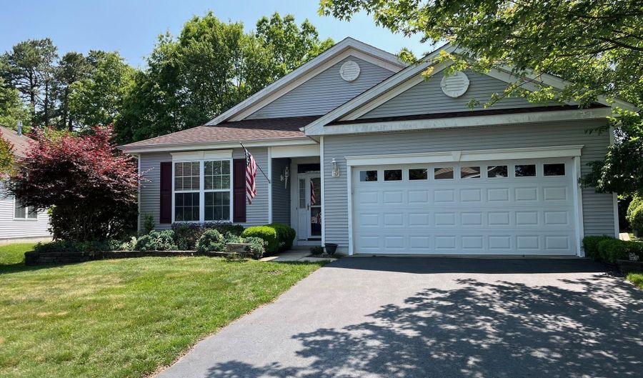 14 Edgewater Path, Barnegat, NJ 08005 - 2 Beds, 2 Bath