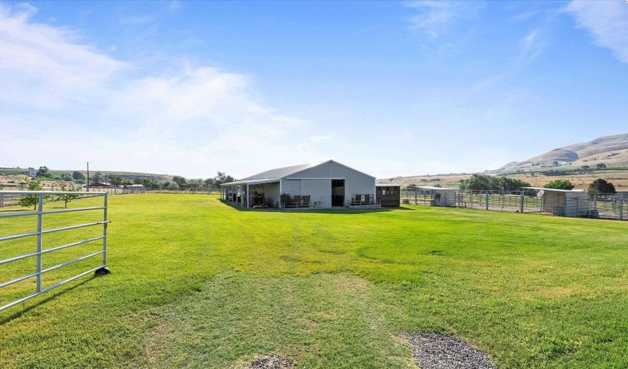 35803 W Rayhill Rd, Benton City, WA 99320 - 3 Beds, 2 Bath