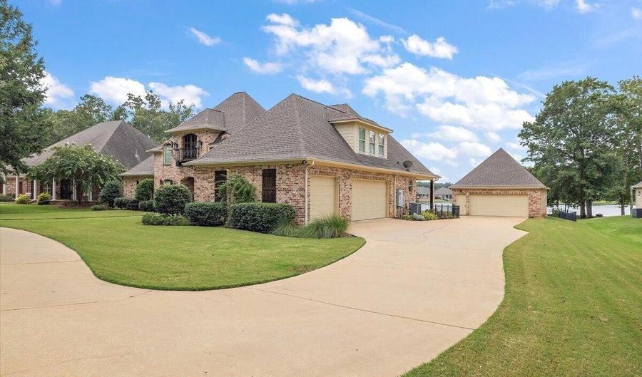 612 Prosperity Pl, Brandon, MS 39042 - 4 Beds, 4 Bath