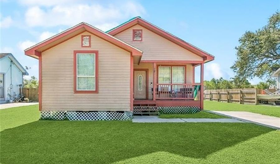 283 WILSON St, Belle Chasse, LA 70037 - 3 Beds, 2 Bath