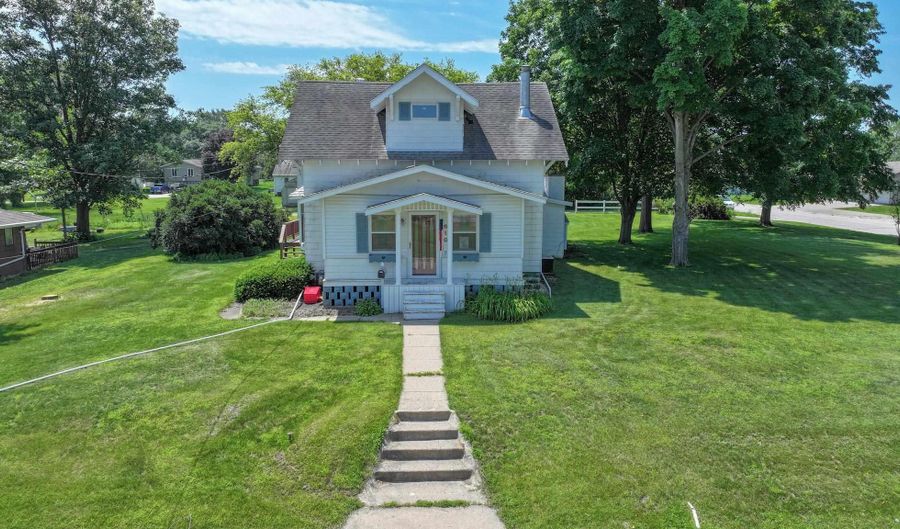 610 7th Ave, Ackley, IA 50601 - 3 Beds, 0 Bath