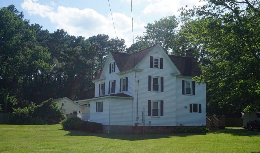 24287 FRONT St, Accomac, VA 23301 - 3 Beds, 2 Bath