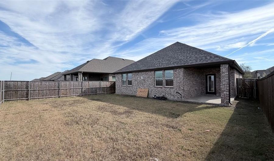 631 Maverick St, Anna, TX 75409 - 3 Beds, 2 Bath