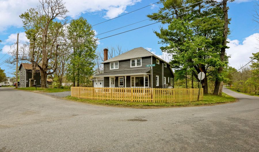 1 Lower Whitfield Rd, Accord, NY 12404 - 5 Beds, 3 Bath
