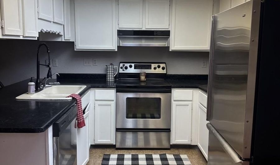 1905 Villa Dr, Artesia, NM 88210 - 2 Beds, 2 Bath