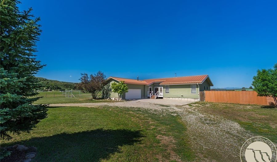 53 Circle T Ln, Absarokee, MT 59001 - 5 Beds, 4 Bath
