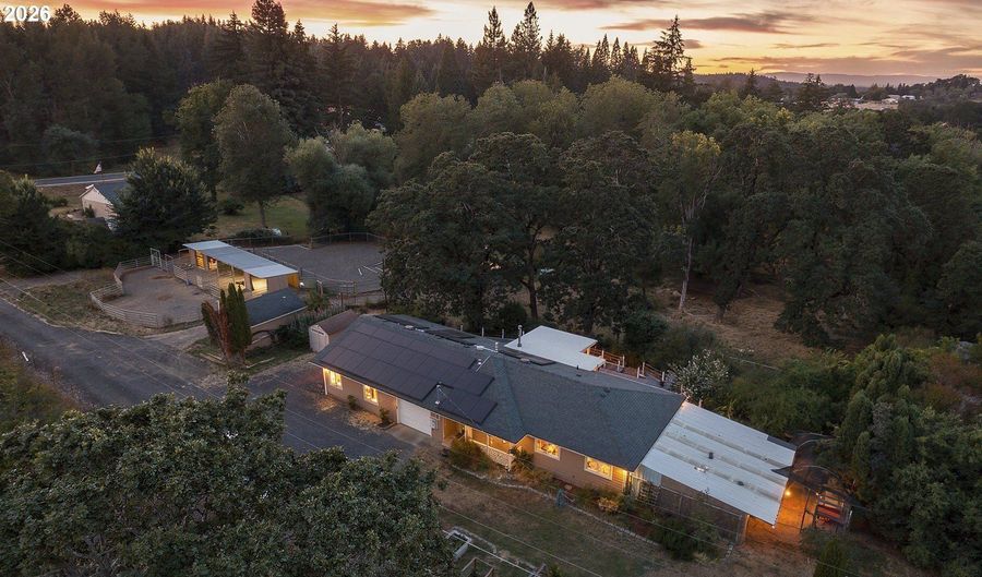 38325 SCRAVEL HILL Rd NE, Albany, OR 97322 - 4 Beds, 2 Bath