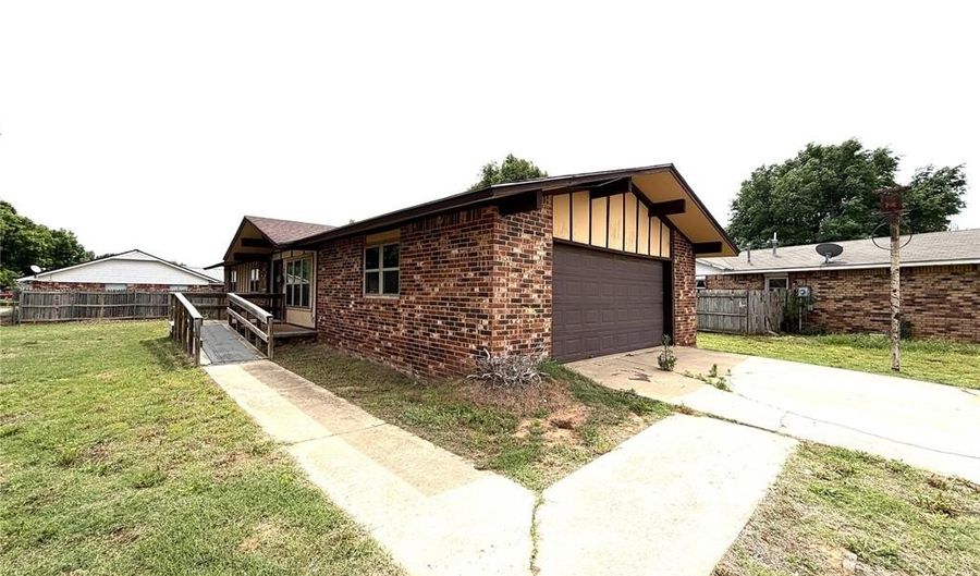 1319 Manchester Dr, Anadarko, OK 73005 - 3 Beds, 2 Bath