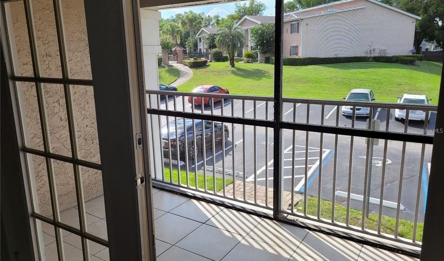 155 N PEARL LAKE Cswy 200, Altamonte Springs, FL 32714 - 2 Beds, 2 Bath