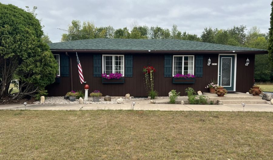 W7920 AMBERG Street, Amberg, WI 54102 - 3 Beds, 2 Bath